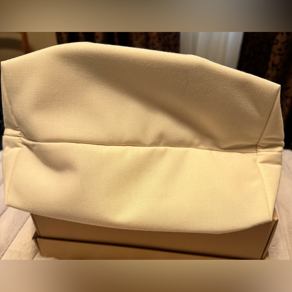 Dolce -n- Gabbana Travel Bag - Picture 7 of 7